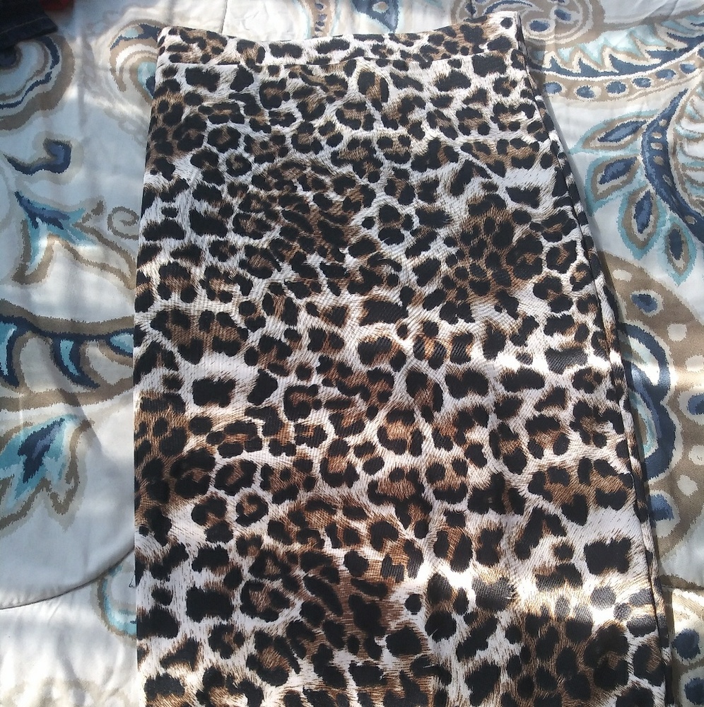 Cheetah. Print skirt